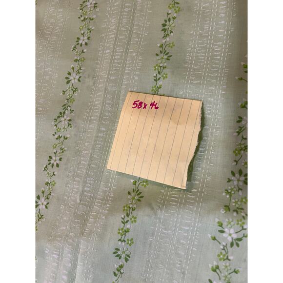 Vintage flocked textured floral flower pattern green white table cloth 58 x 46 - Picture 5 of 6